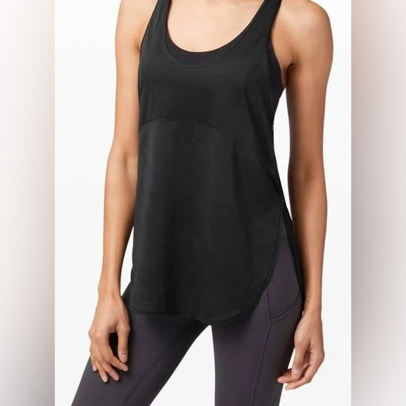 Lululemon Twist Around Tank *Light Support For C/D Cup Black Size 4 W1AIDS - Picture 2 of 7